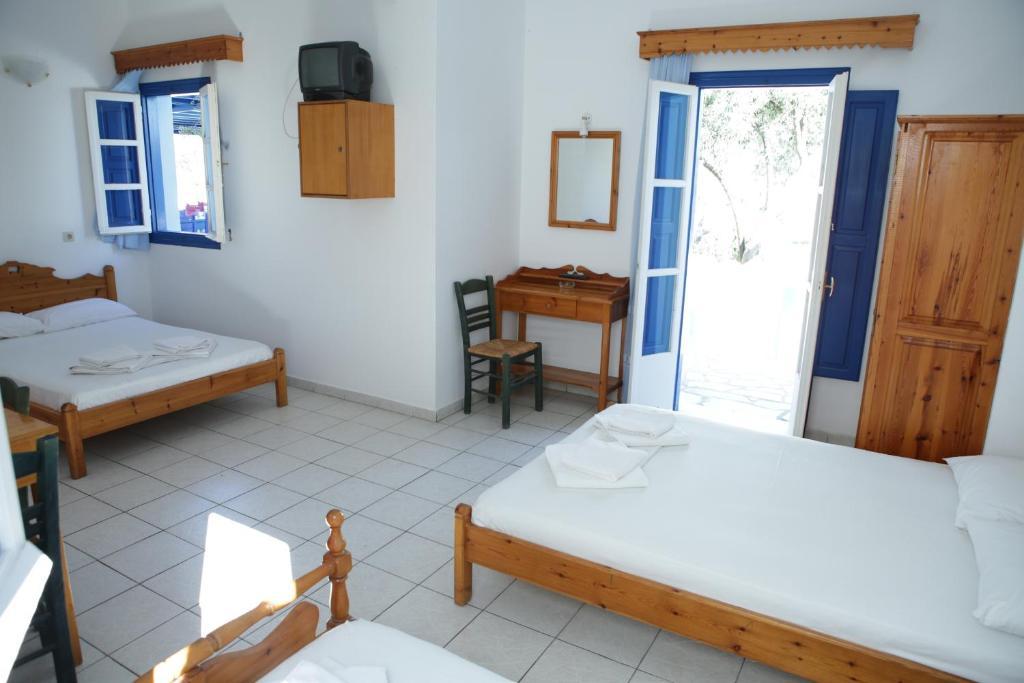 Studios Apartments Perivolos الغرفة الصورة