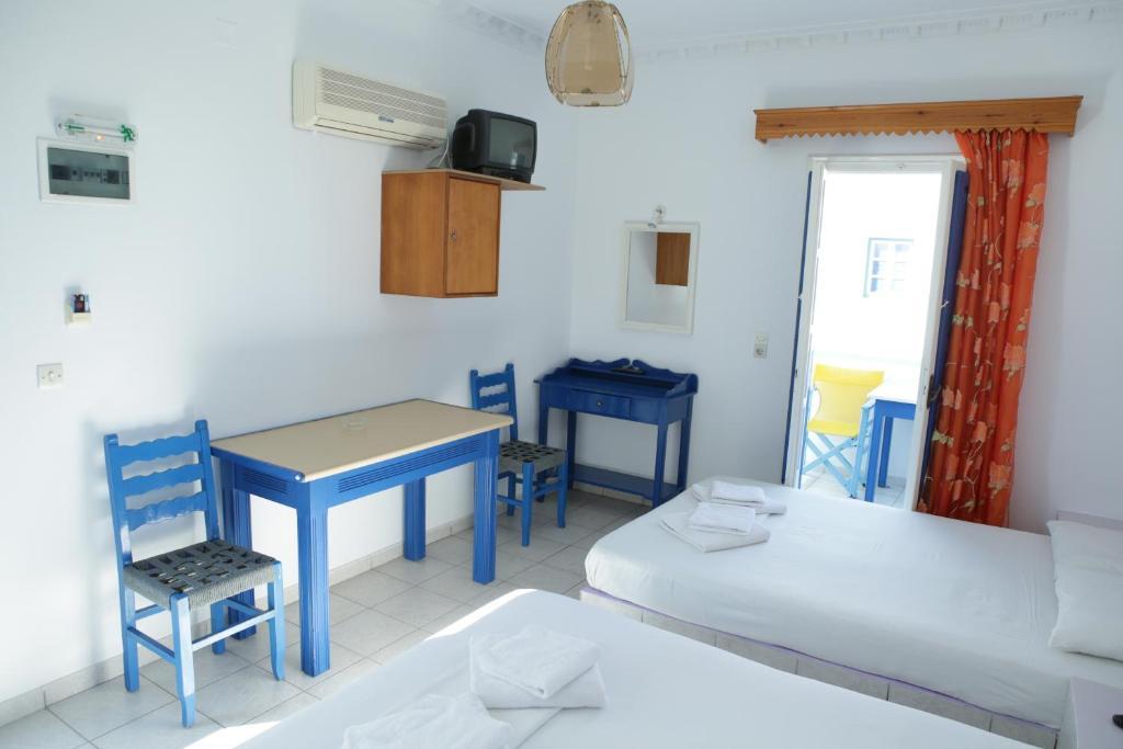 Studios Apartments Perivolos الغرفة الصورة