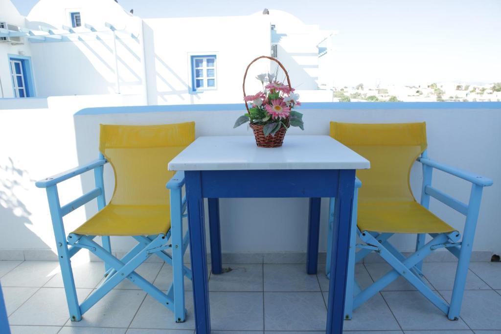 Studios Apartments Perivolos الغرفة الصورة