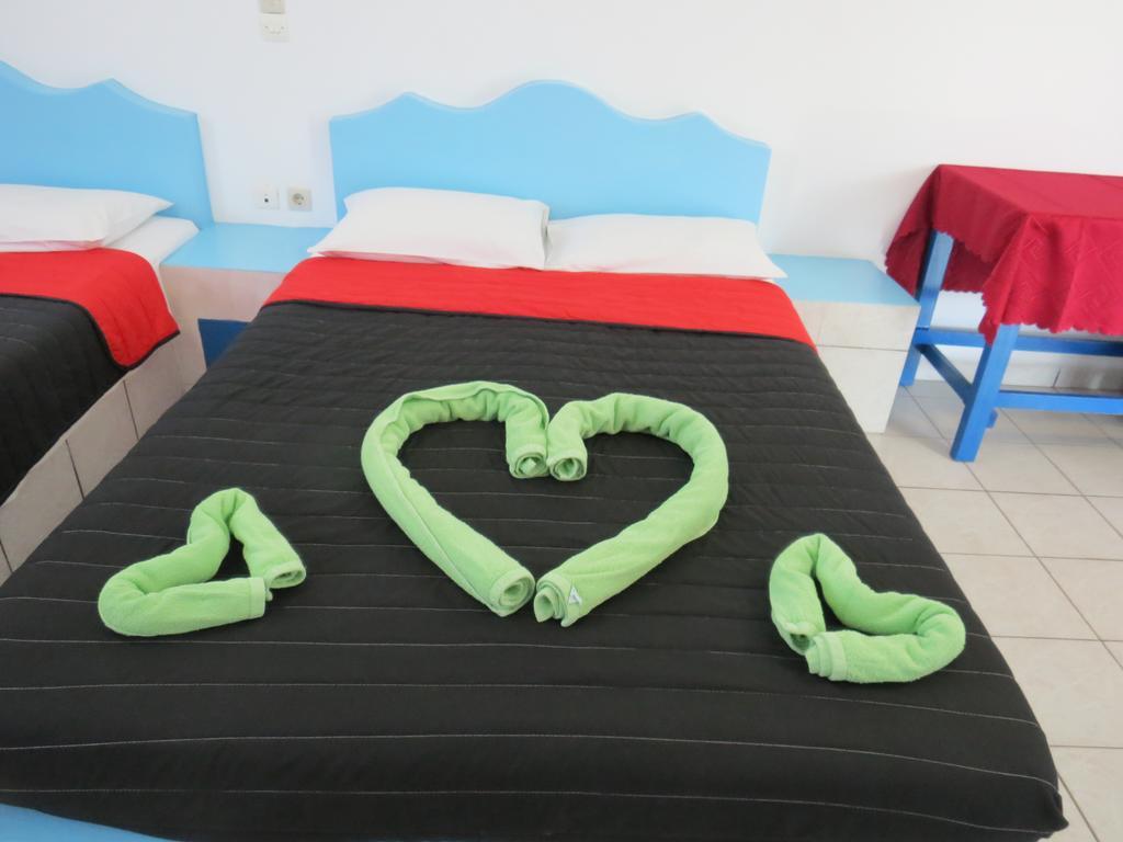 Studios Apartments Perivolos المظهر الخارجي الصورة